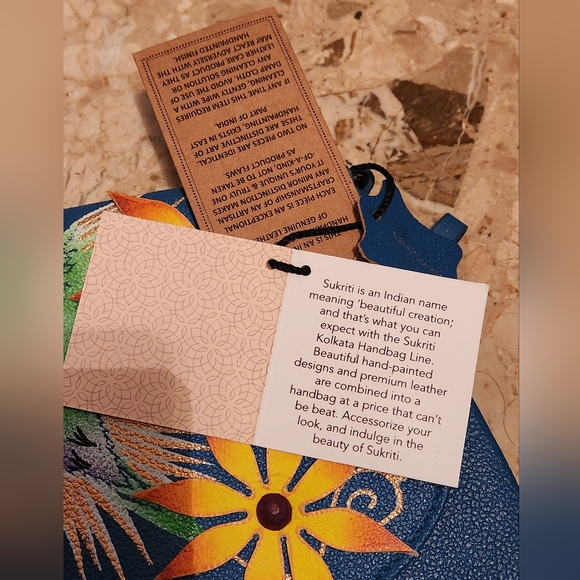 Sukriti Hummingbird Floral Leather Crossbody/Clutch - Picture 8 of 10